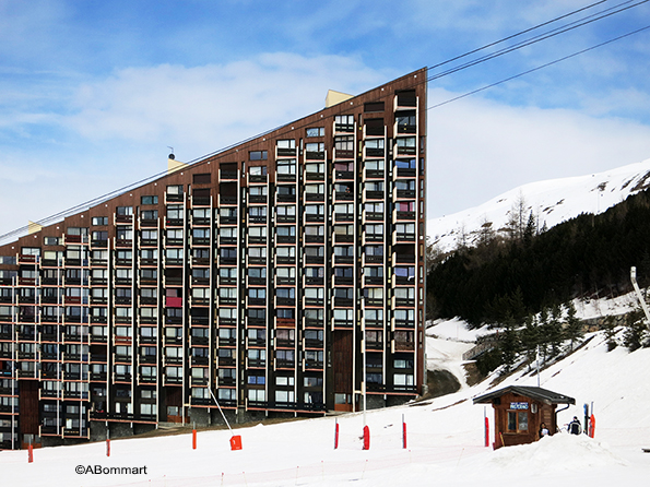 Les Ménuires, station de ski , architecture, sports d\'hiver   